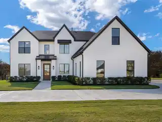 Perfect Blend of European Elegance and American Comfort