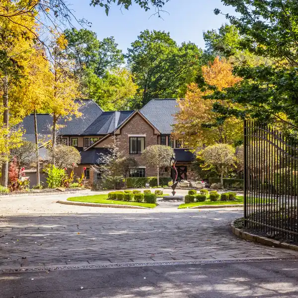 A PERSONAL OASIS OF RELAXED LUXURY
