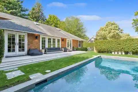 Beautifully Renovated Beach Cottage-Style Home