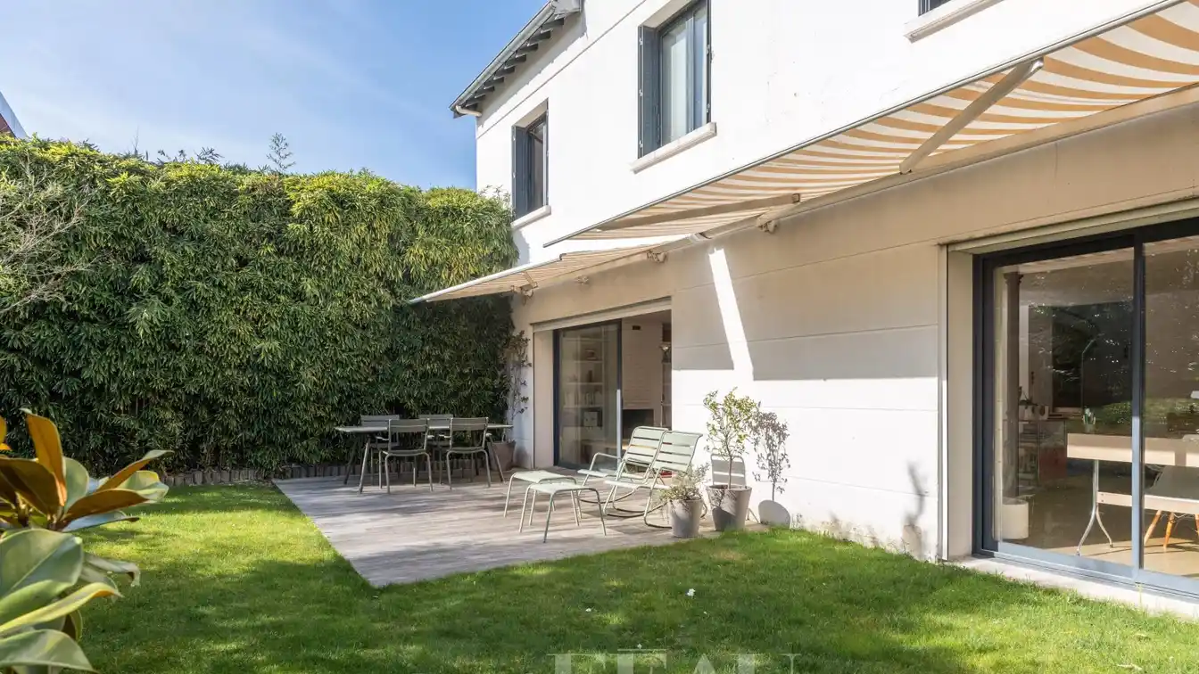 Three Bedroom Home with Tranquil Garden