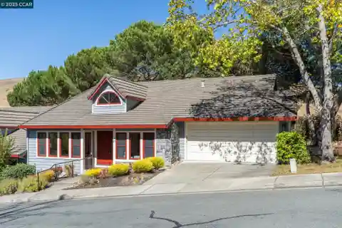 Well-Maintained Townhome in a Quiet Neighborhood