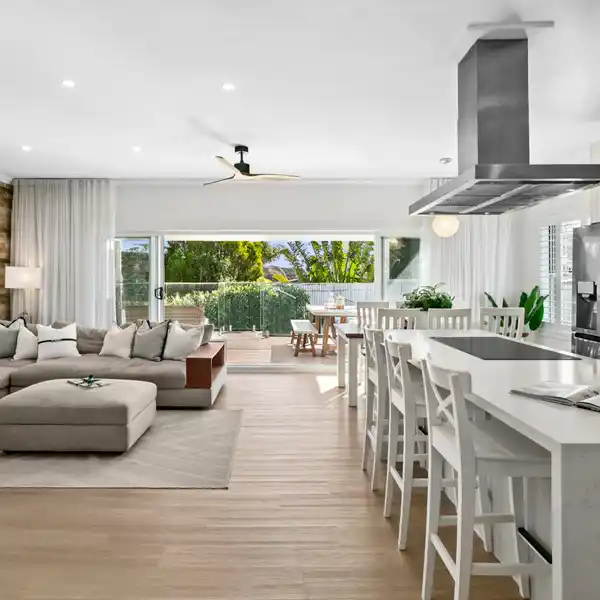 BEAUTIFUL RESIDENCE ON A TRANQUIL CUL-DE-SAC