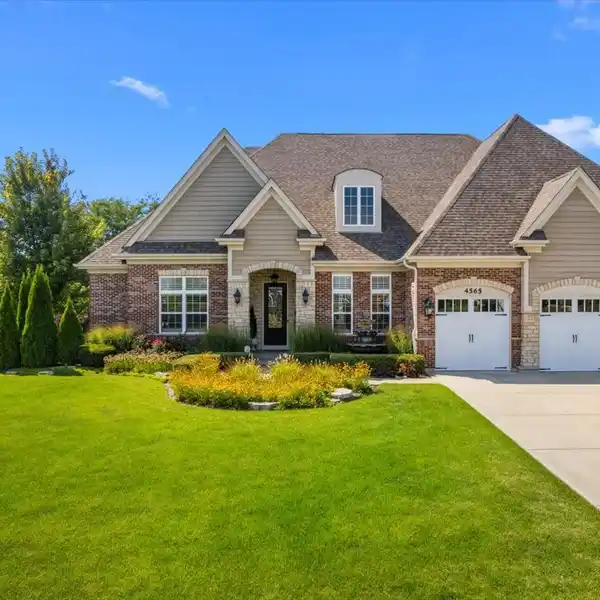 STUNNING TRUE RANCH HOME