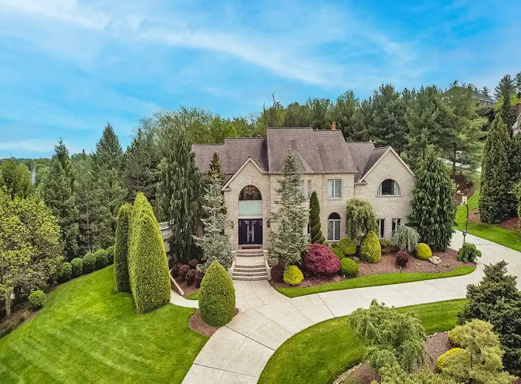 Fabulous Home in Fox Chase
