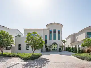 Immaculate Fully Upgraded Villa