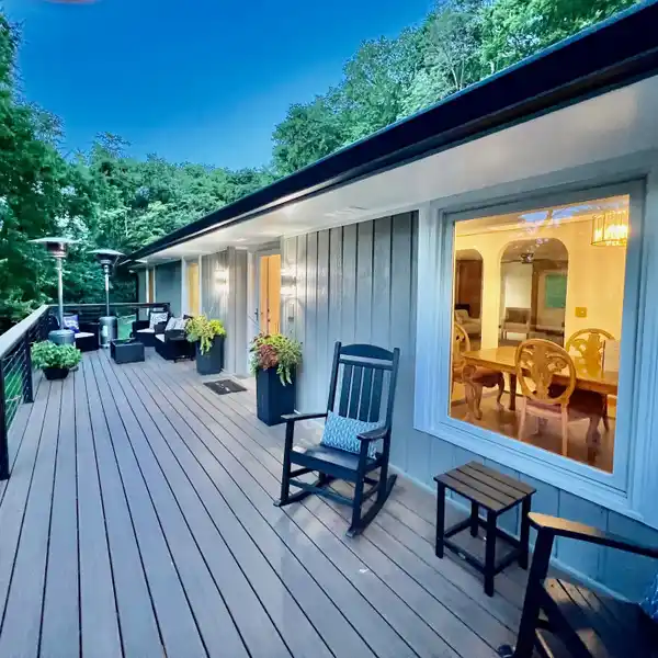 STUNNING MID-CENTURY MODERN RETREAT