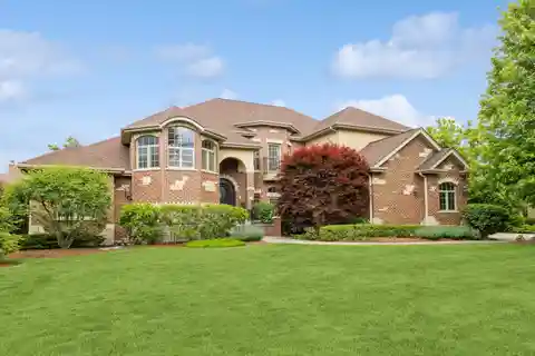 Large Luxury Home in North Downers Grove