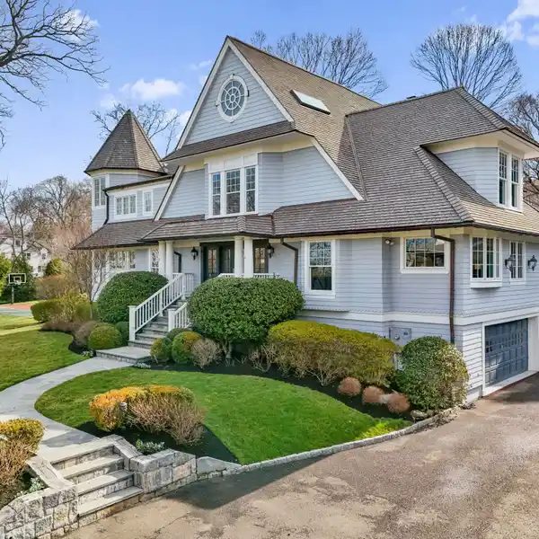 SPECTACULAR COMPLETE RENOVATION