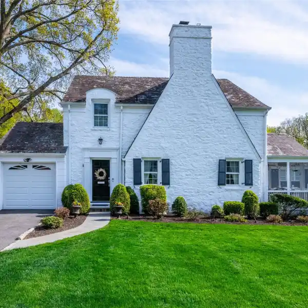 BEAUTIFUL TUDOR HOME