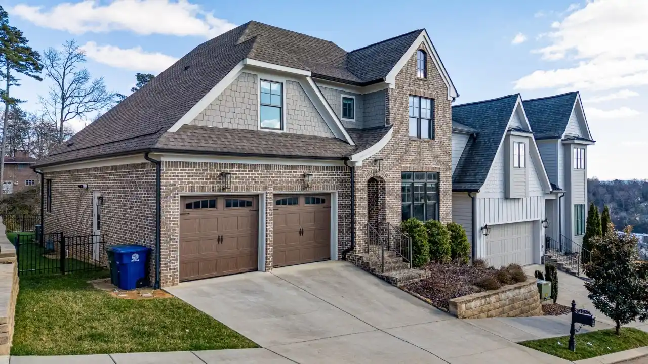 Elegance and Comfort in Prestigious Magnolia One