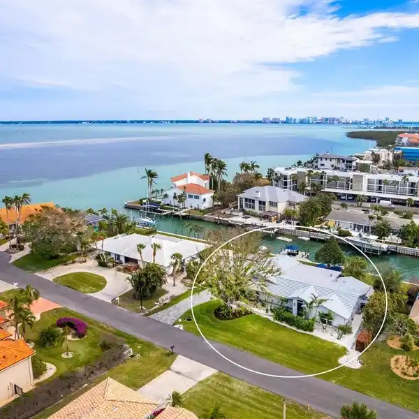 EXTRAORDINARY SOUTH LONGBOAT KEY CANAL-FRONT ESTATE