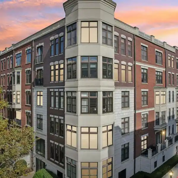 SUNLIT SOPHISTICATION IN UPPER GRAND