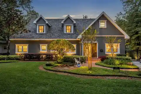 Beautifully Renovated Home with Guest Retreat