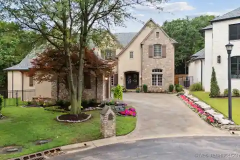 Spectacular Home in a Gated Community
