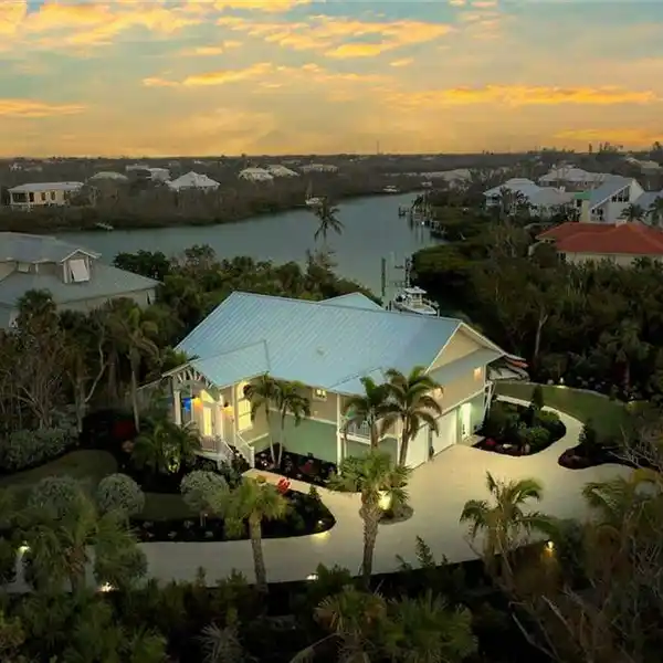 COASTAL RETREAT ON DINKINS BAYOU