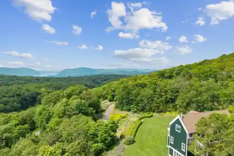 Wooded Retreat Meets Modern Comfort