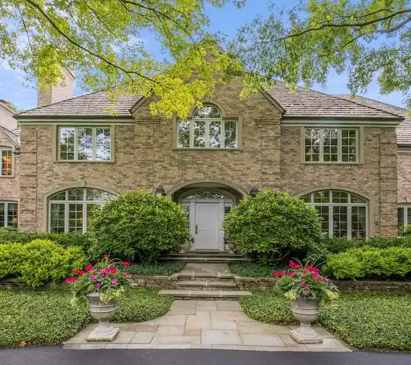 STUNNING ESTATE DESIGNED FOR ENTERTAINING