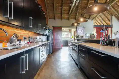 Architectural Retreat Overlooking Tranquil Waters