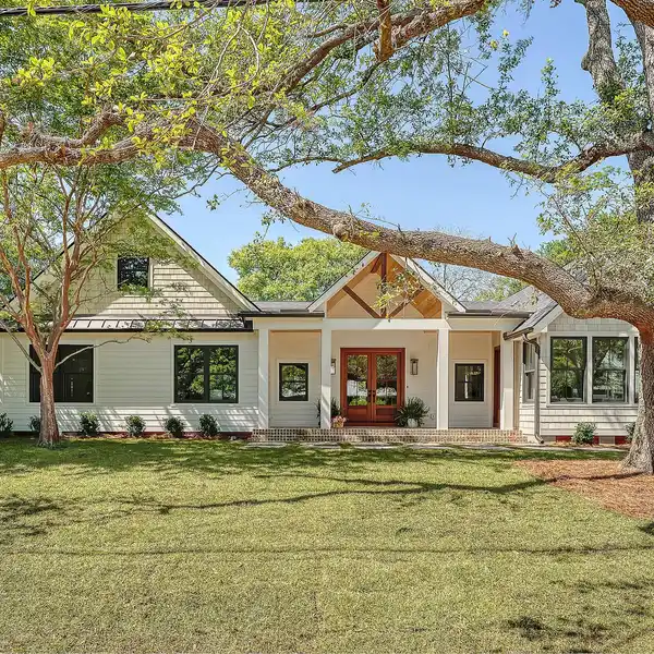 METICULOUSLY CRAFTED HOME IN THE GROVES