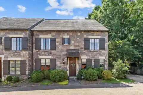 Fabulous End-Unit Luxury Townhome