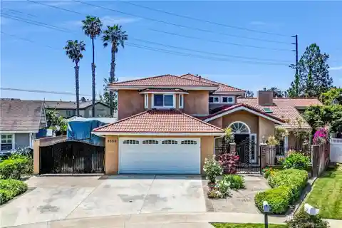 Spectacular Home on a Rare End-of-cul-de-sac Lot