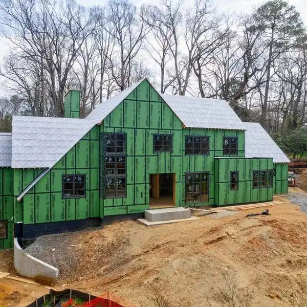 NEW LUXURY RESIDENCE ON A PRIVATE CUL-DE-SAC