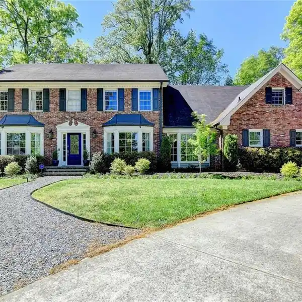 FABULOUS HOME IN BUCKLINE CROSSING