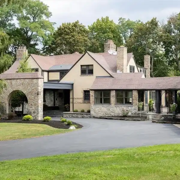 BROOKLEDGE - A TIMELESS COUNTRY MANOR