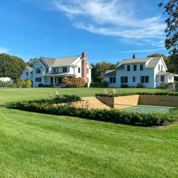 SAGAPONACK FARM-STYLE RETREAT