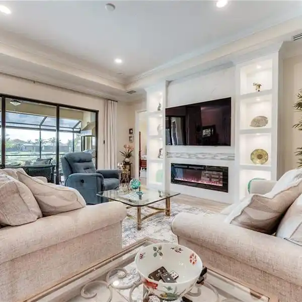 EXQUISITE LUXURY HOME