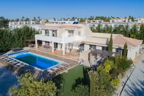 Excellent Modern Villa in Tranquil Location