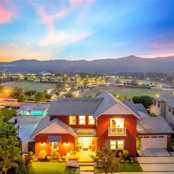 ARCHITECTURAL MASTERPIECE IN THE EXCLUSIVE TOPAZ ENCLAVE