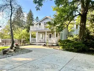 Incredible Home in Inspiring Country Setting