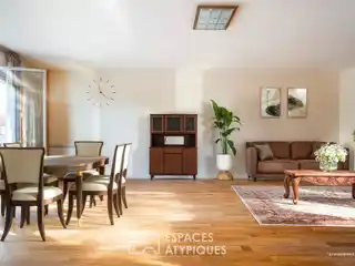 Dual-Aspect Apartment Near Metro and Green Spaces