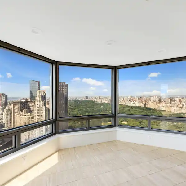 UNRIVALED VIEWS ON BILLIONAIRE'S ROW