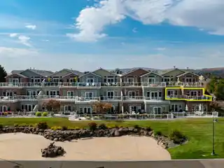 Single-Level End Unit Condo in the Moorings at Columbia Point