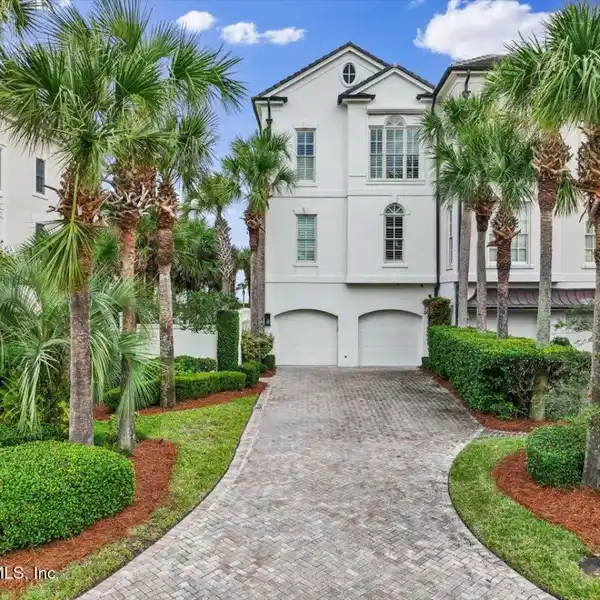 TOTALLY RENOVATED OCEANFRONT LUXURY TOWNHOME