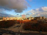 LUXURIOUS FOUR BEDROOM APARTMENT ON A FAMOUS AVENUE