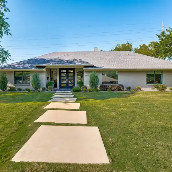 ELEGANT REMODEL WITH COVERED PATIO AND TRAIL ACCESS