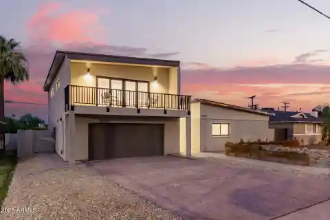New Contemporary Home Near Old Town Scottsdale