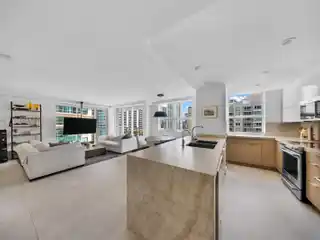 Renovated Residence with Amazing Skyline and Ocean Views