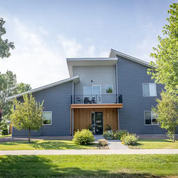 BEAUTIFUL OLD CUTTERS HOME