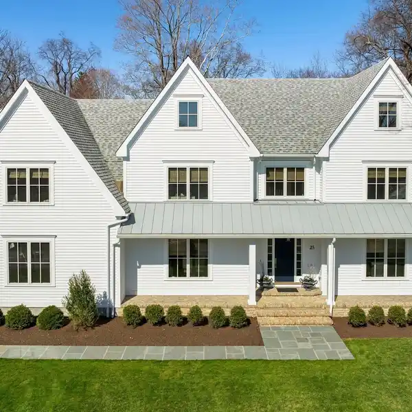CONTEMPORARY ELEGANCE WITH TIMELESS DESIGN