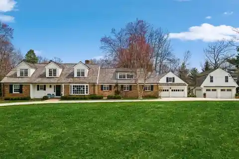 Idyllic Country Oasis Set on over 4 Lush Acres