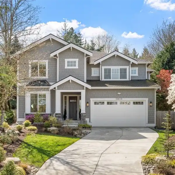 THOUGHTFULLY DESIGNED CRAFTSMAN HOME