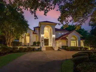 Impressive Home Overlooking the Prestigious Kings Course
