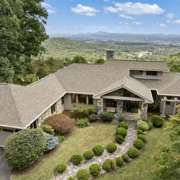 GORGEOUS VIEW HOME AT THE TOP OF SKY VILLAGE