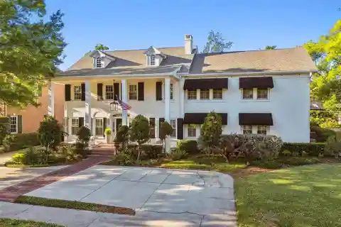 Exquisite Home in Golfview