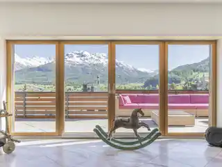 Samedan: Exclusive Holiday Apartment with Large Terrace and Panoramic Views of the Bernina Range