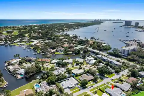 Stunning Pool Home Offering the Ultimate Florida Lifestyle